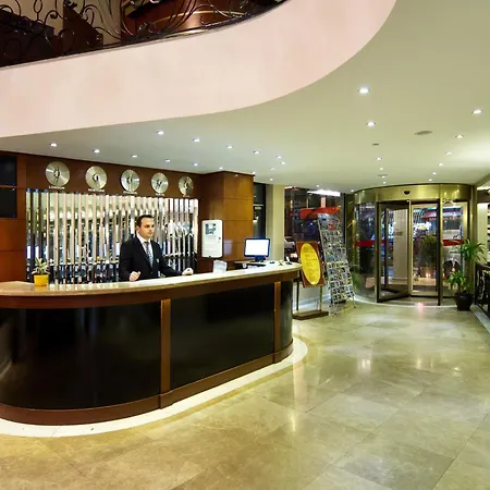 Hotel The Parma Downtown