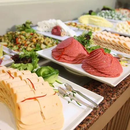 Hotel The Parma Downtown