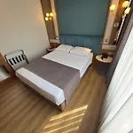 Отель Black Bird 4*