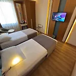 Black Bird Отель 4*
