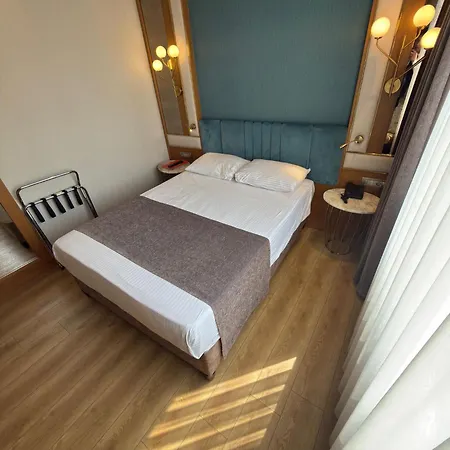 Hotel Black Bird 4*