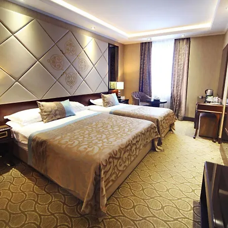 מלון The Parma Downtown 4*