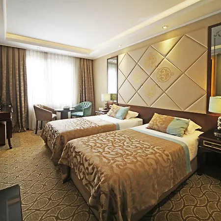 The Parma Downtown מלון 4*